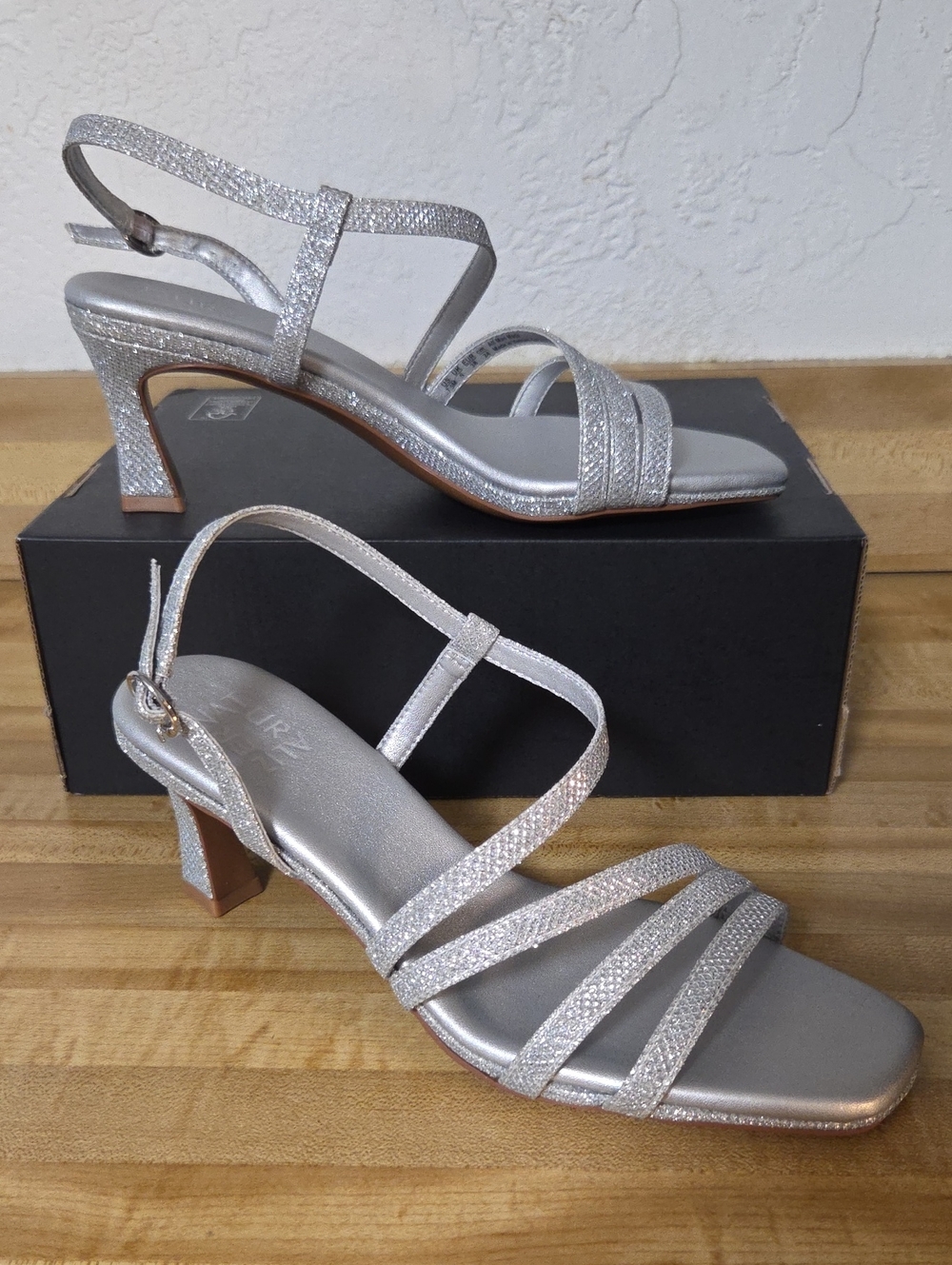 NWT "Naturalizer" Galaxy Strappy Dress Sandals Woman's Size 7.5M